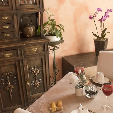 Bed & Breakfast La Corte Dei Principi - Residenza D'epoca Florence