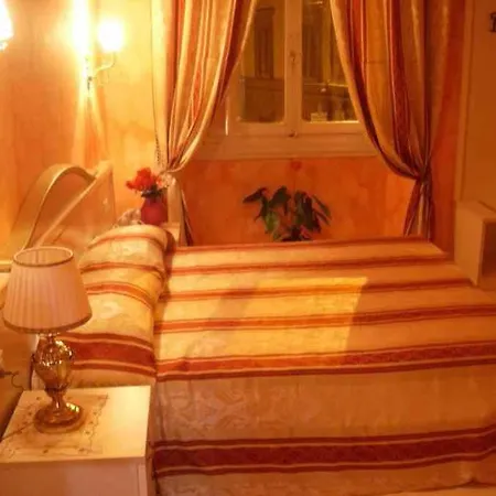 La Corte Dei Principi - Residenza D'epoca Bed & Breakfast Florence